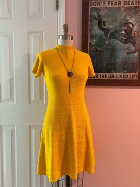 VINTAGE RETRO ST. JOHN KNITS SWEATER DRESS MOCKNECK FIT-N-FLARE DRESS 70’s era